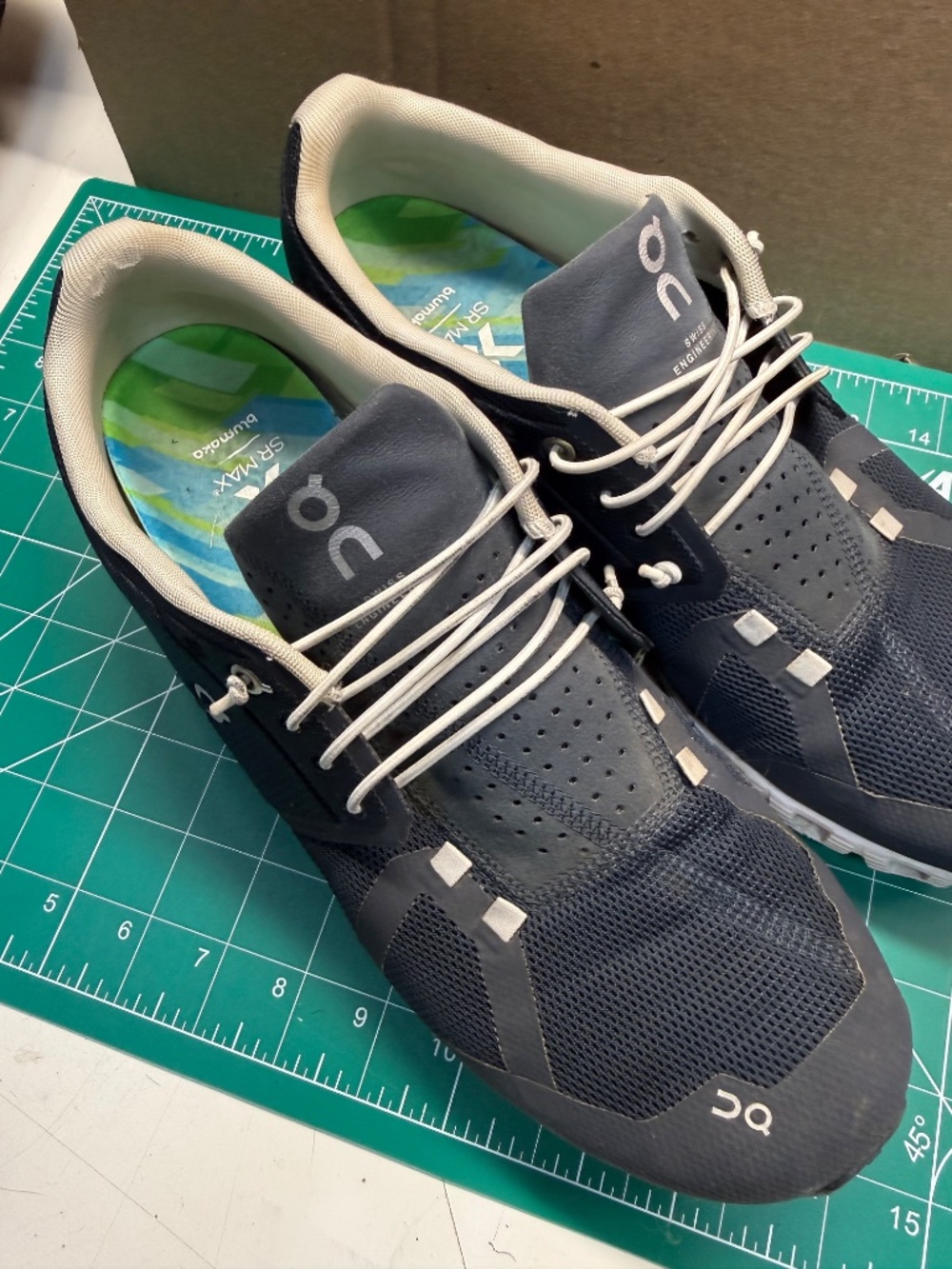 Mens ON running shoes, size 12, blue - Picture 2 of 5
